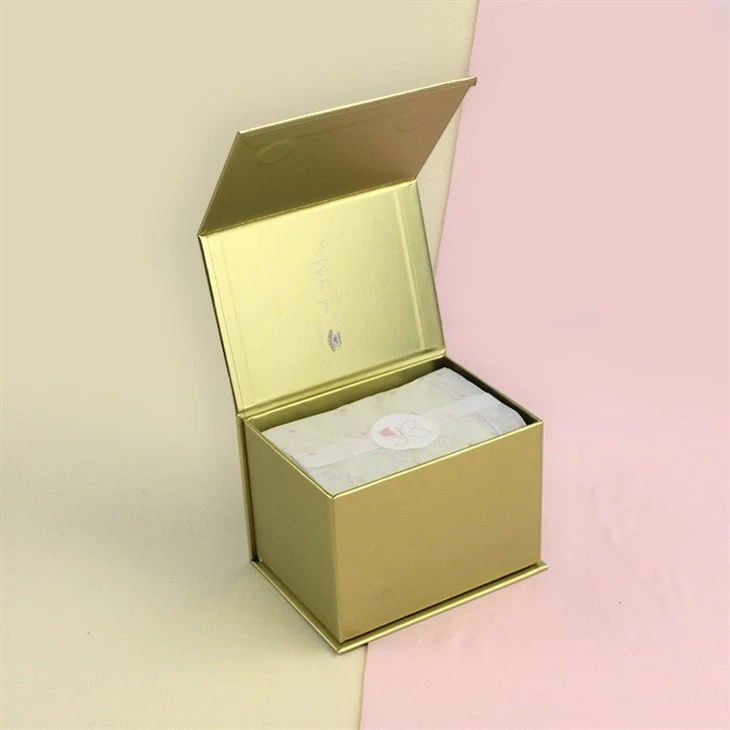 Gold Magnetic Box For Tea